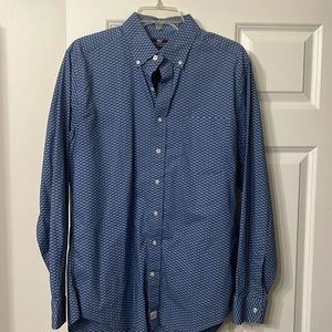 Men’s vineyard vines button down. Shark print
